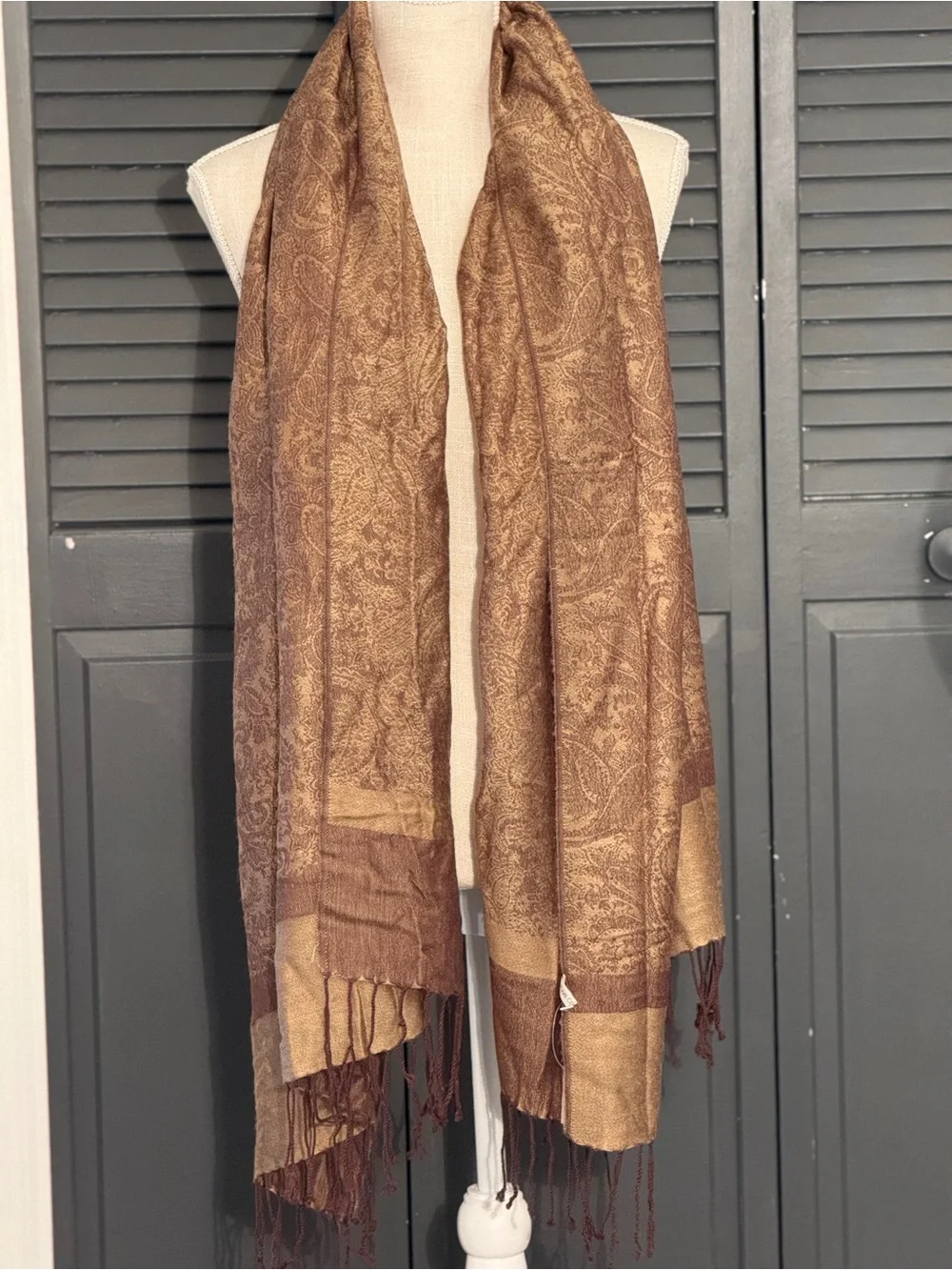 NWT Casual Corner Brown Gold Paisley Pashmina Scarf Wrap Fringe Oversized Shawl